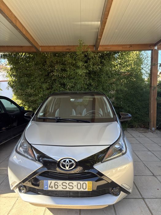 Toyota aygo com 5 lugares