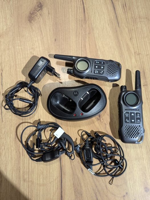 Рація Motorola TLKR T8 + гарнітура