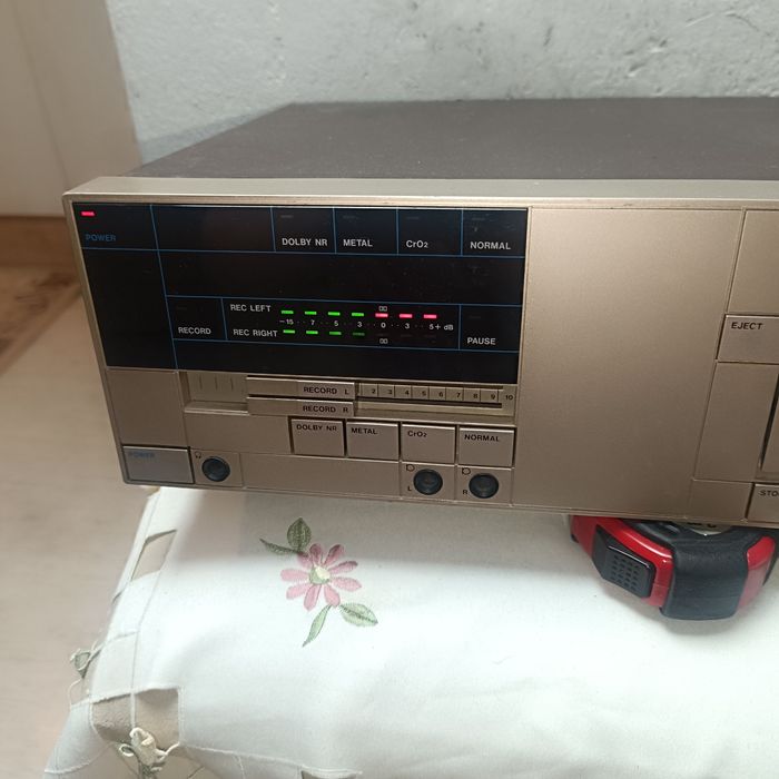 Кассетная дека фирмы ITT Германия