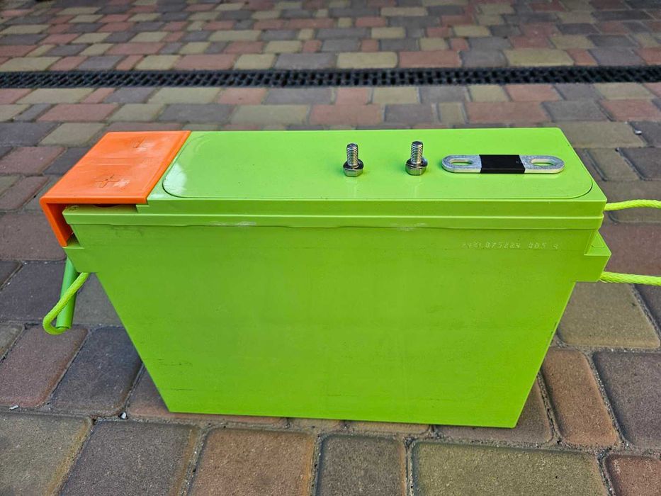 Гелевые аккумуляторы Monbat Carbon 100Ah