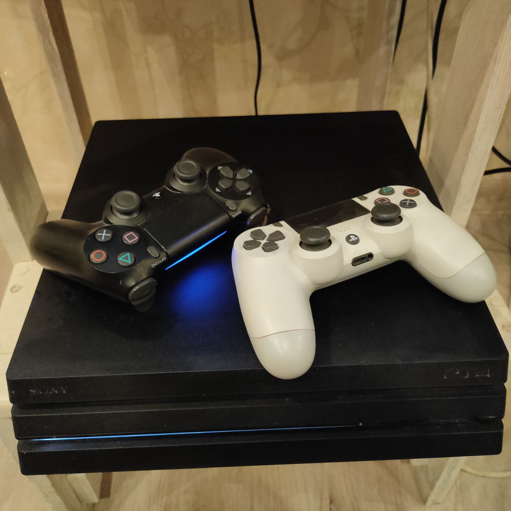 Продам Ps4 pro  1тб