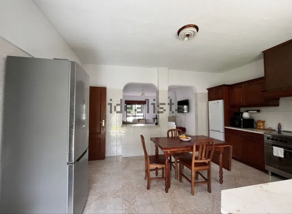 Quarto para alugar em moradia