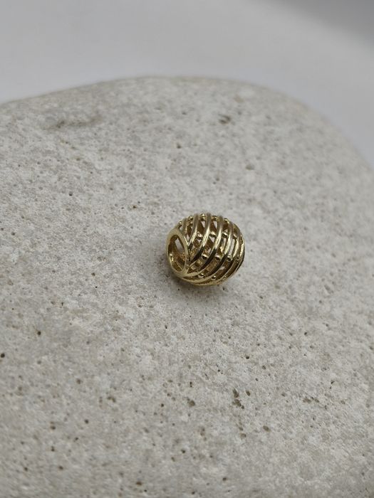 Złoty Charms Pr.585 Nowy Zapraszamy