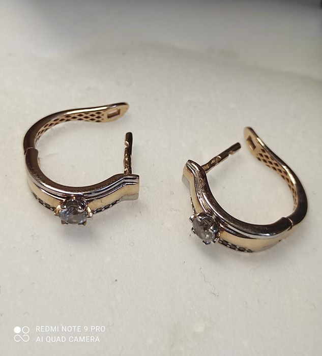 Серьги золотые, вес 4.05 г.