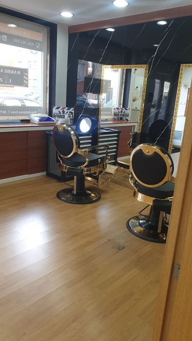 Vende-se artigos de barbearia e manicure