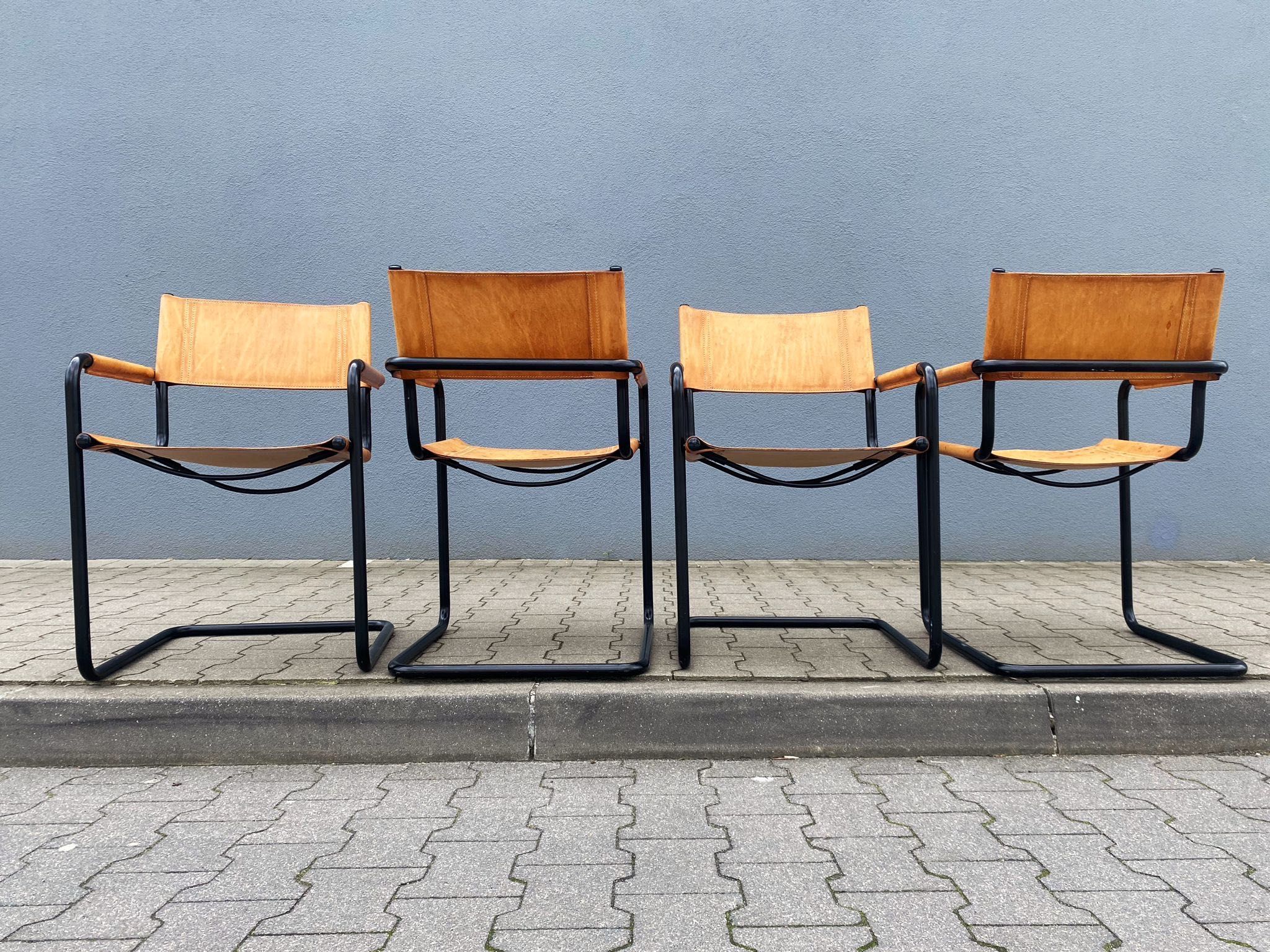 Unikatowe retro krzesła z lat 70. od Linea Veam, projekt Marta Stama.