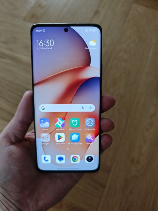 Xiaomi 13 pro 12GB RAM + 256GB