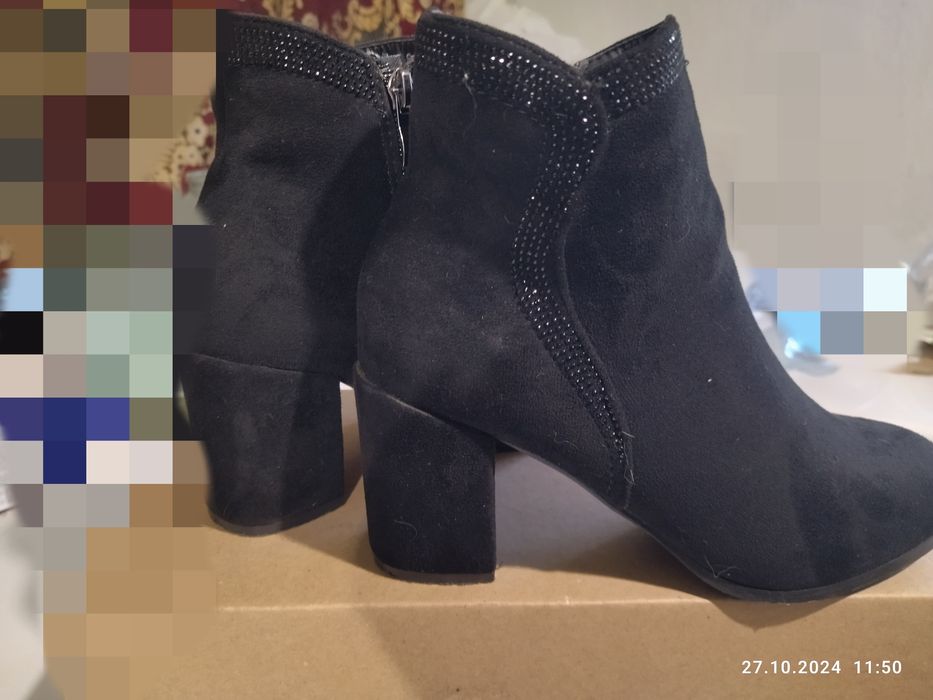 Продам замшеві сапожки