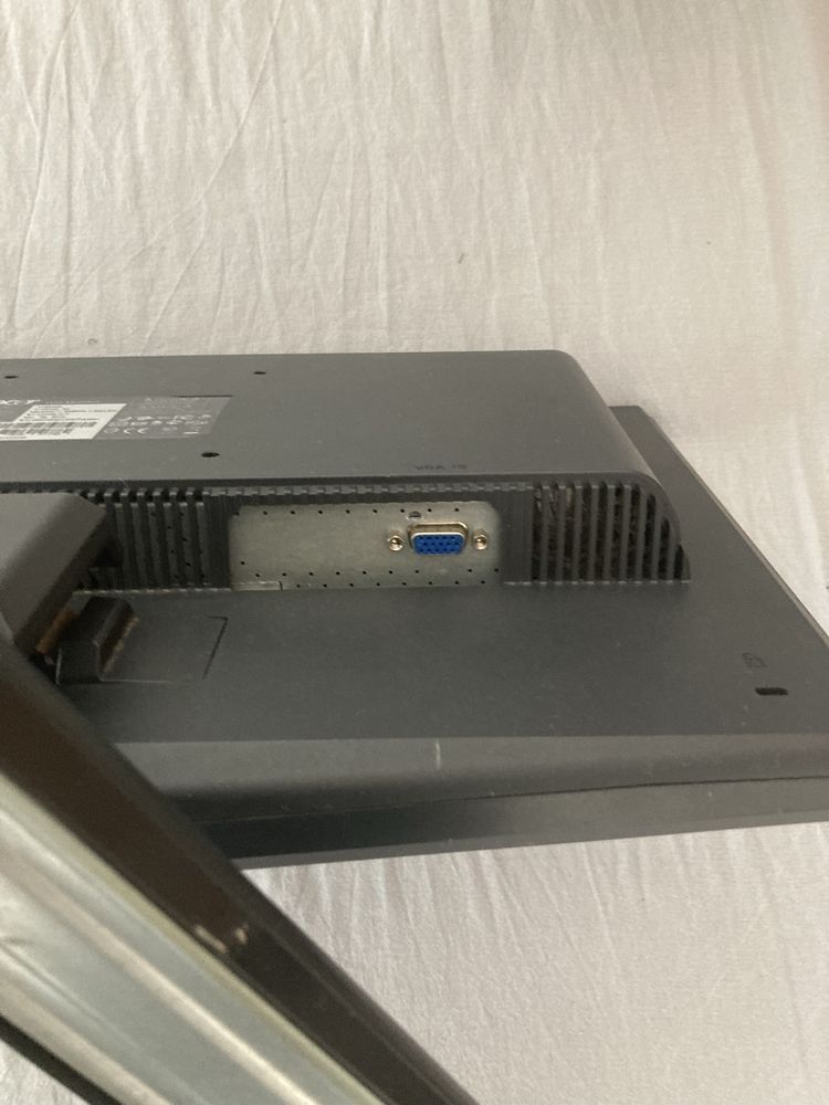 Monitor acer X193HQL Ab + adaptador para hdmi