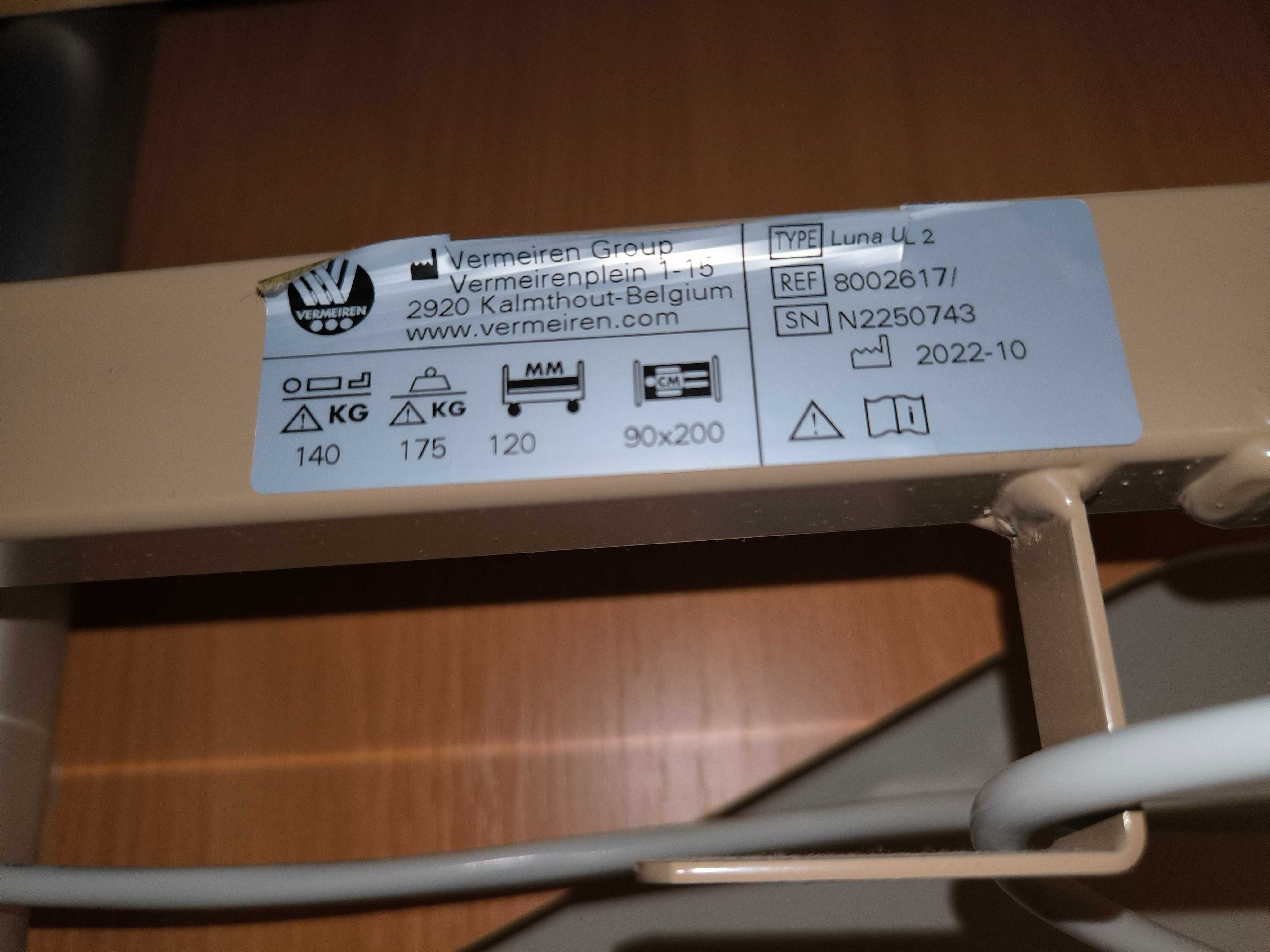 Łóżko rehabilitacyjne elektryczne Luna Basic 2 na pilota z materacem
