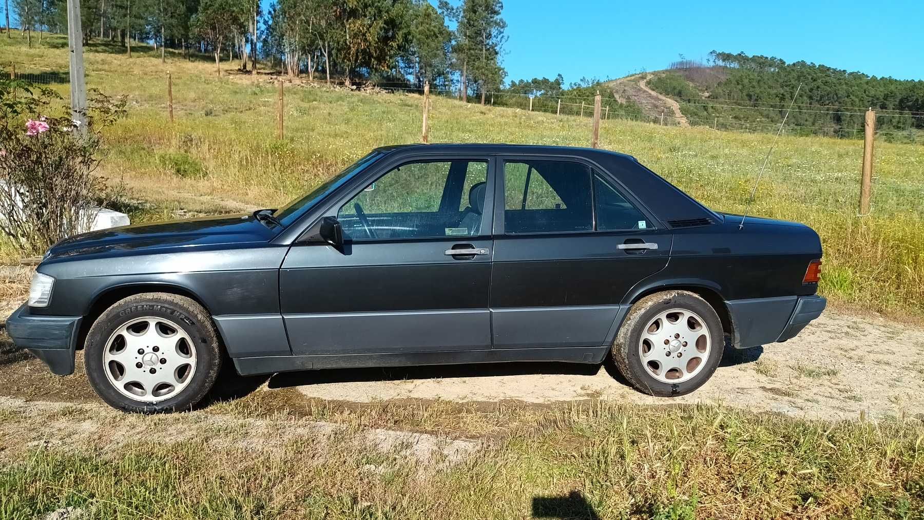 Excelente Mercedes-Benz 190D Clássico