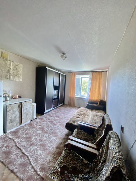 Здаєттся  кімната в гуртожитку на Супруна