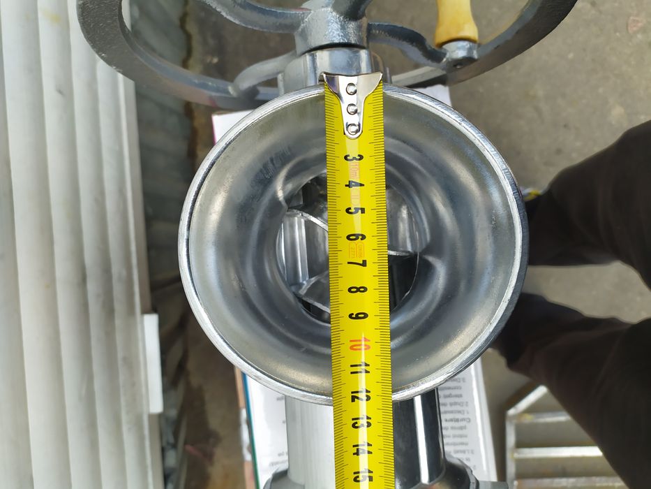 Алюминиевая мясорубка 32, ручная или под электродвигатель промышленная