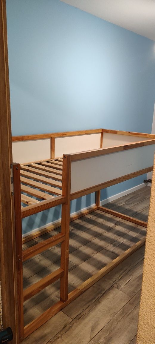 Łóżko Ikea Kura z materacem + baldachim