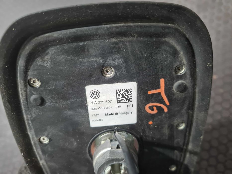 VW Transporter T6.1 2.0 21r antena dachowa oryginał GPS 7LA