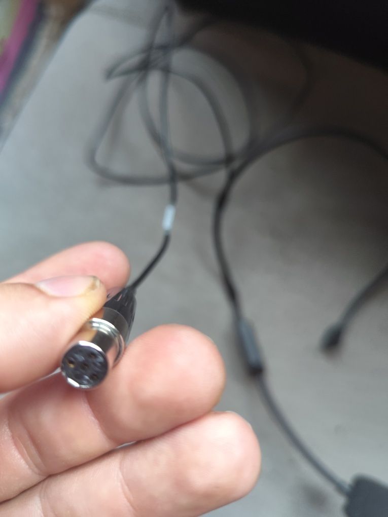 2 -Micros de cabeça shure  ( 1 mês) 1 deles por estreiar