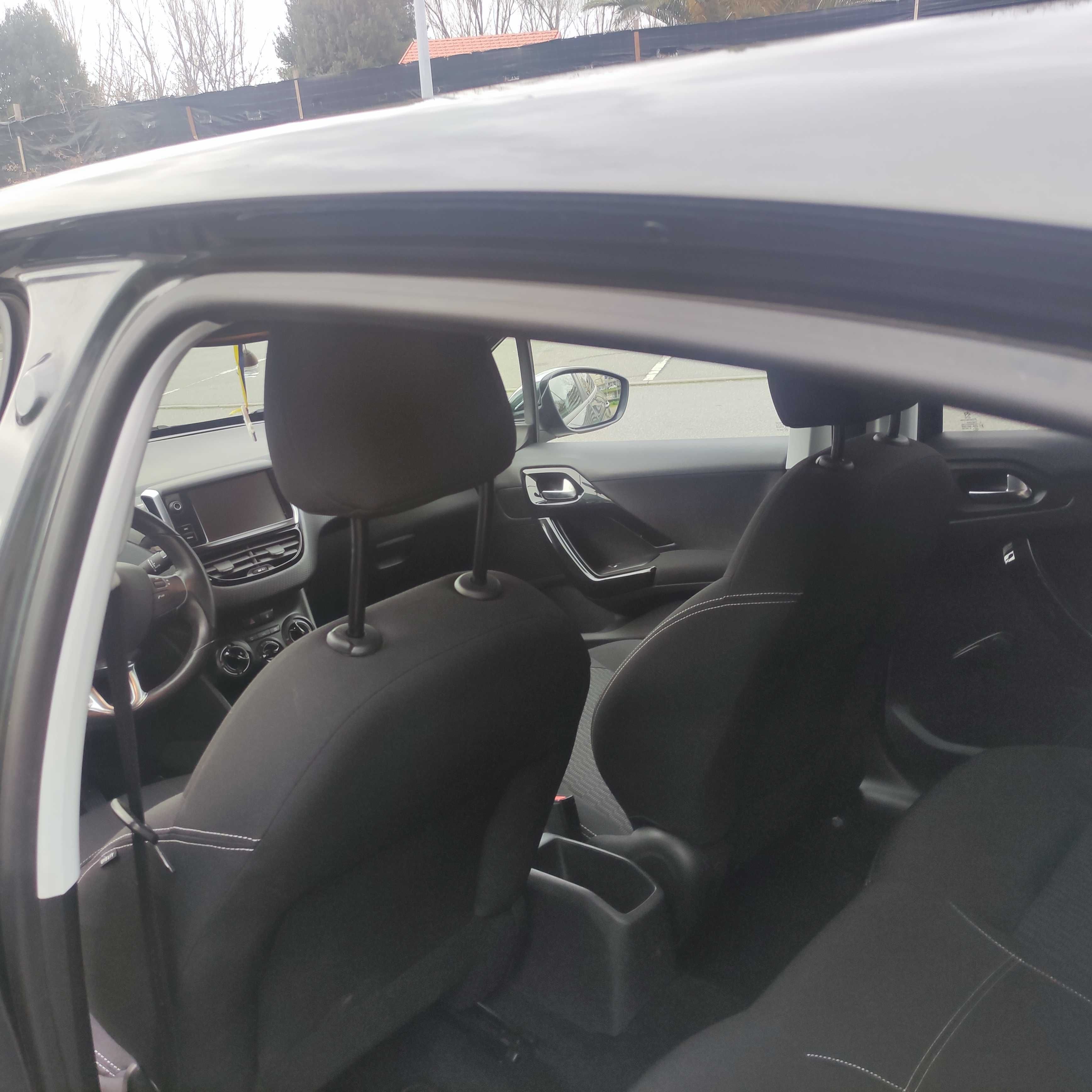 Peugeot 208 1.2 PureTeck style