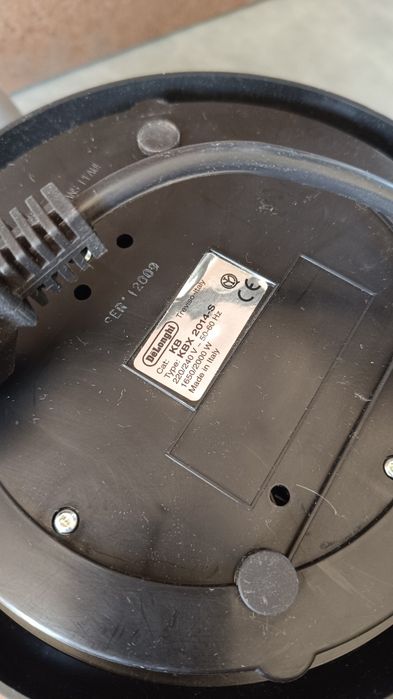 NOWY Czajnik elektryczny DeLonghi