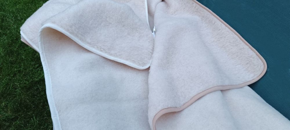 Nowa Piękna Zdrowa Kołdra z wełny, naturalna Miękka 135x200 dwa ko