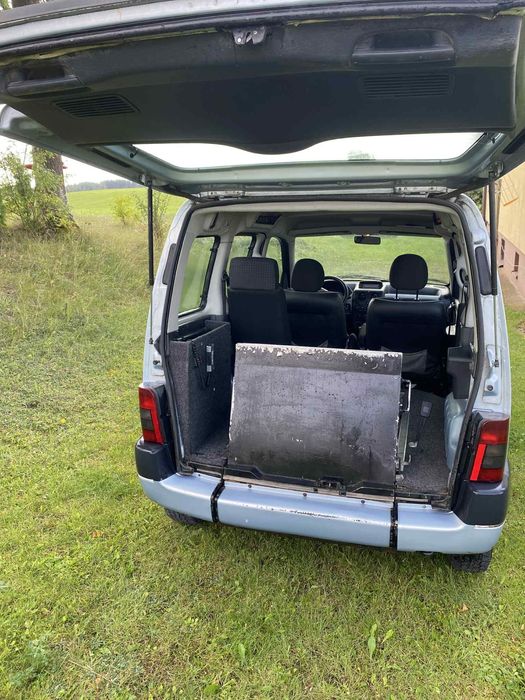 Peugeot Partner przystosowany do przewozu osób niepełnosprawnych