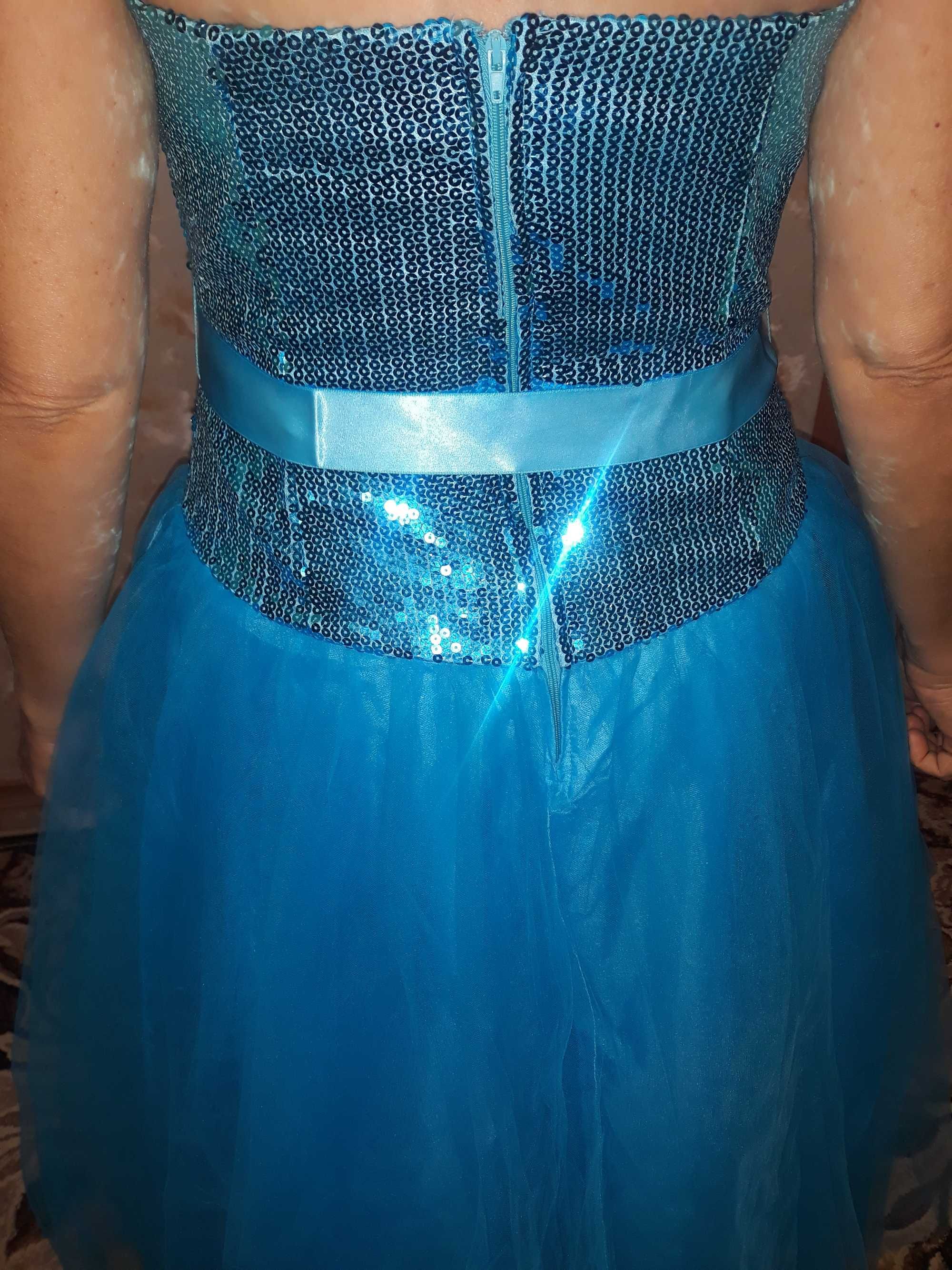 Платье нарядное голубого цвета топ со стразами размер 12