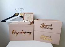 Beżowe pudełko na koperty obrączki Koszyczki ratunkowe wieszaki pleksi
