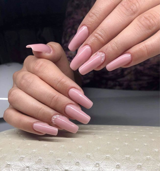 SZYBKIE TERMINY Stylizacja paznokci manicure żelowe