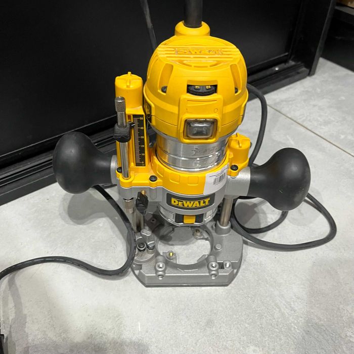 Frezarka Górnowrzecionowa DeWalt D26203 | Używana | Dobry Stan |