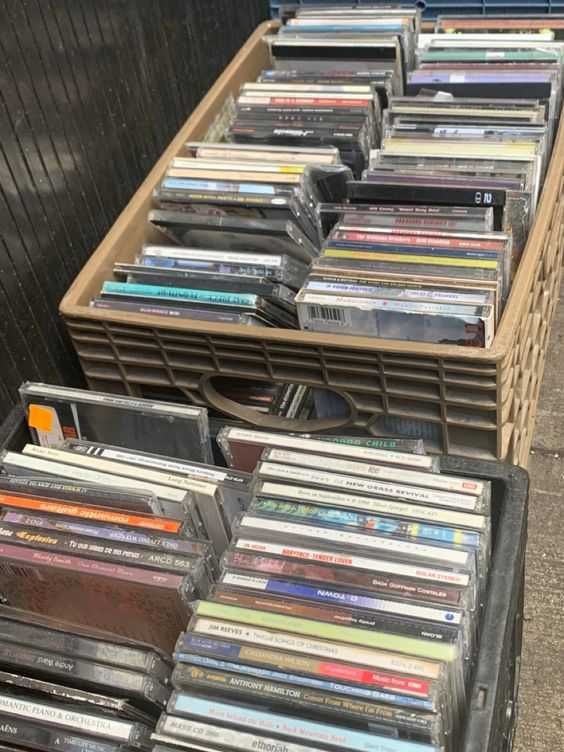 CD's para venda [Internacionais com várias edições especiais]