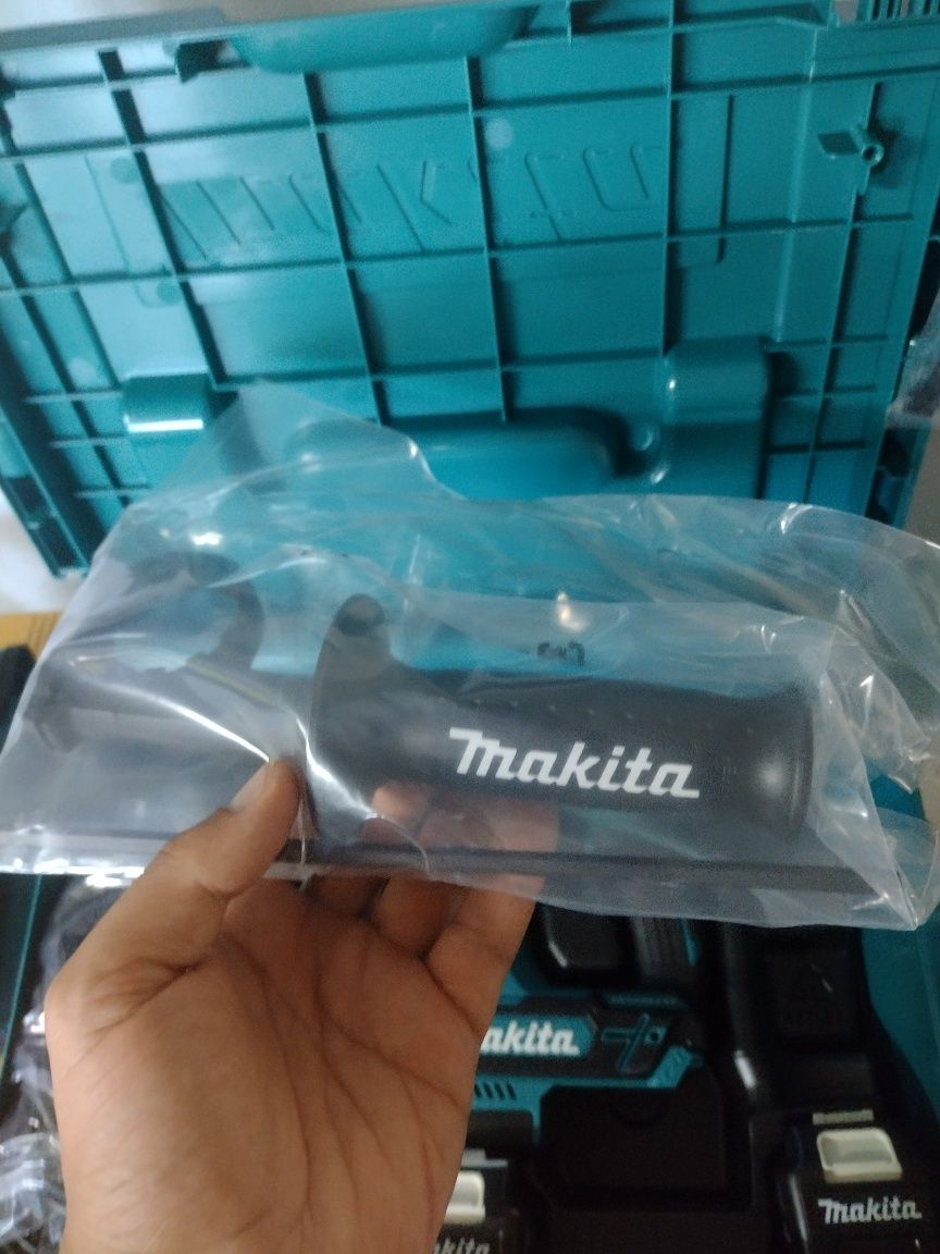 Młotowiertarka Makita komplet HR166 + wiertła