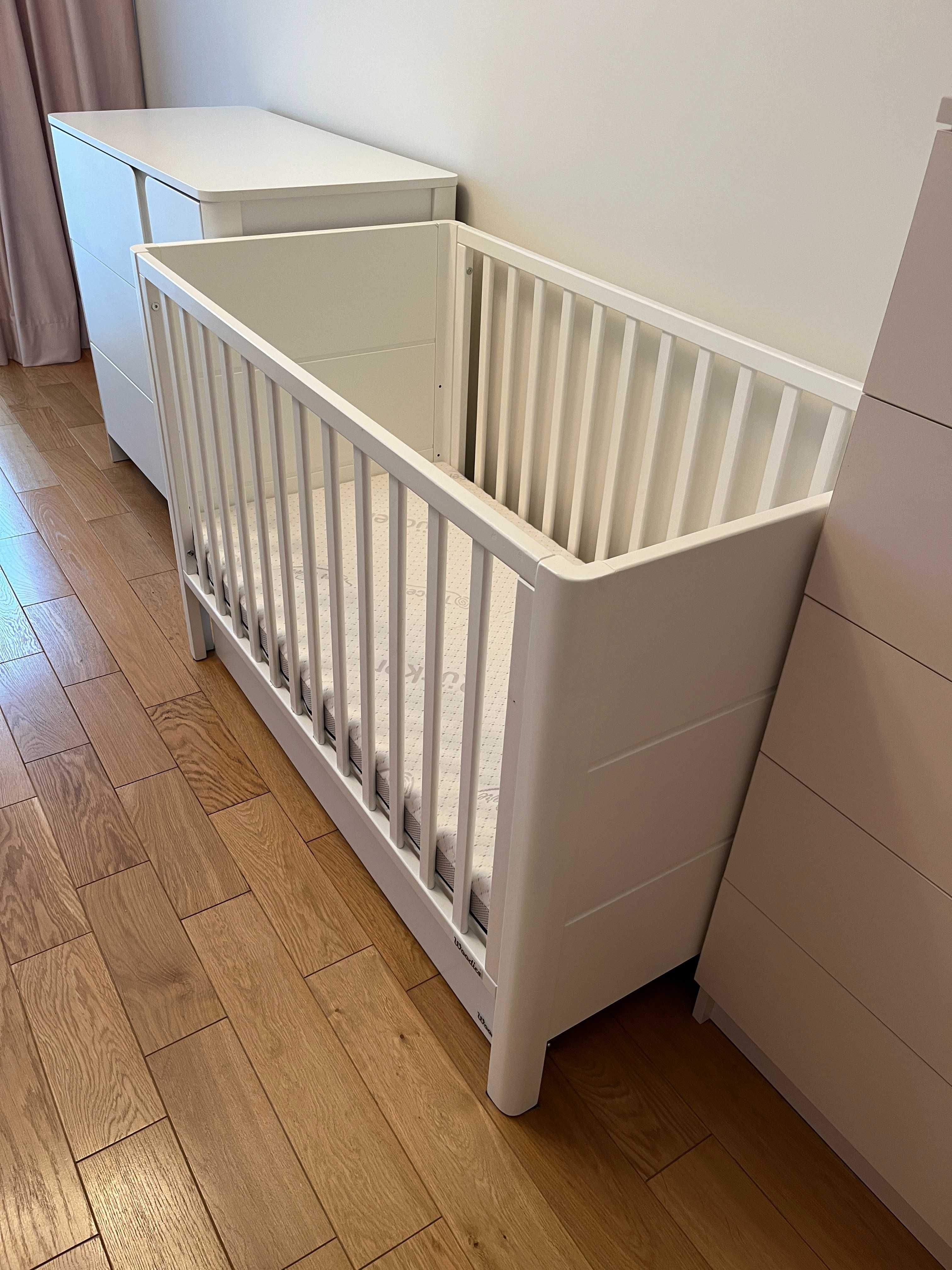 Łóżeczko Smooth Cot 120x60 WOODIES + szuflada + materac