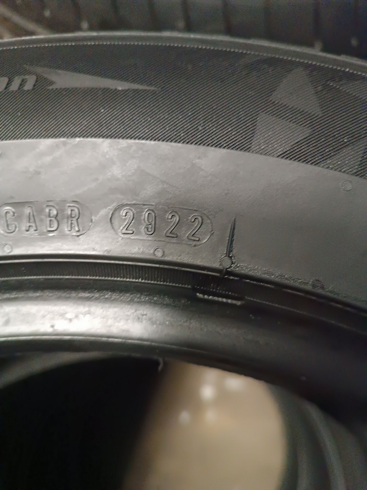 Sprzedam prawie nowe opony Nexen 235/55 r17