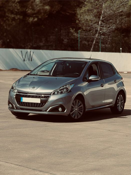 Peugeot 208 Semi novo