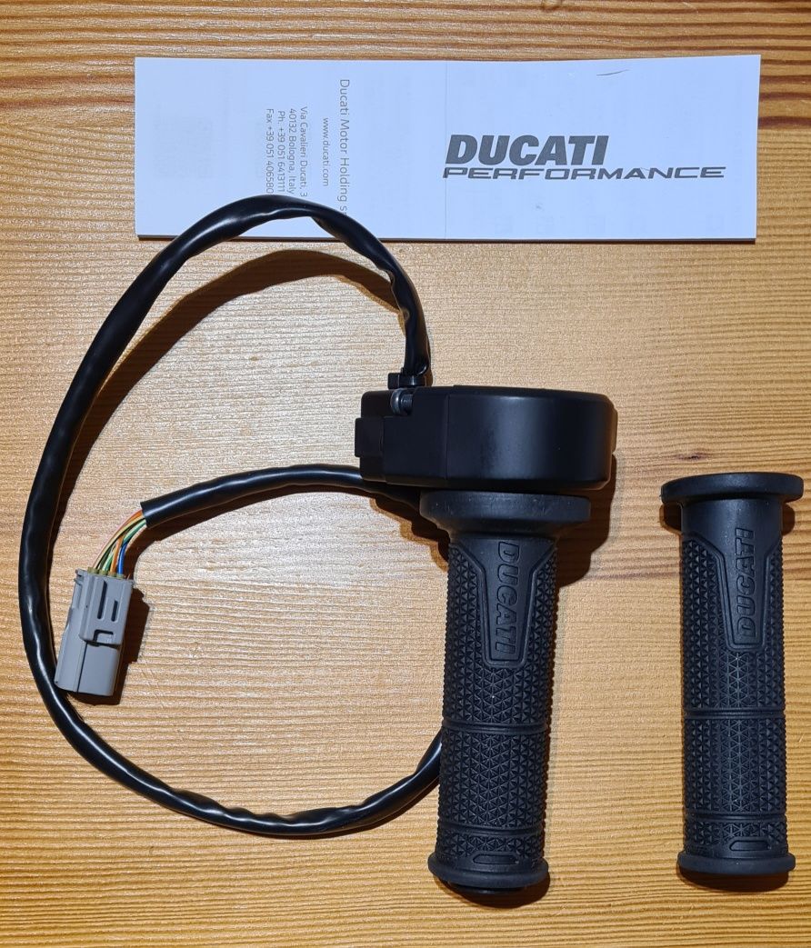Punhos com Comando de Acelerador Ducati Multistrada V4