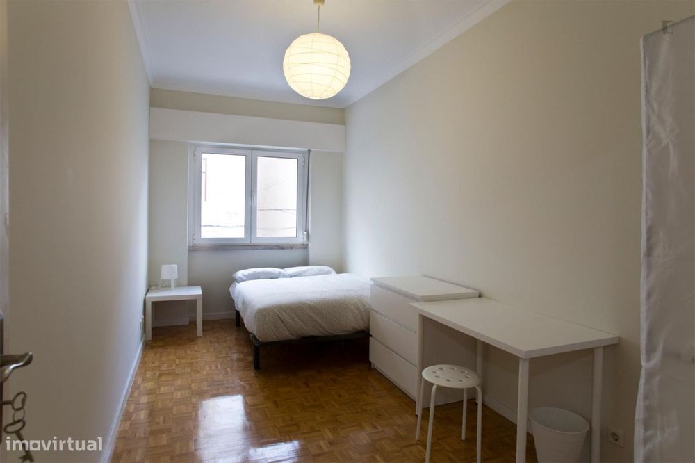 119361 - Quarto com cama de casal em...