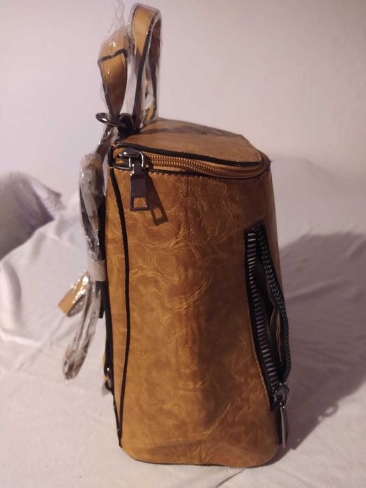 Mochila de senhora nova elegante nunca usada