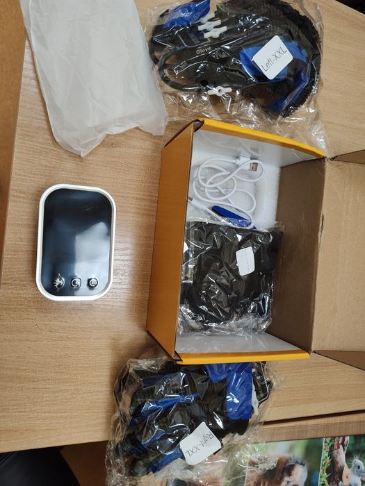 Ręka robota rękawice rehabilitacyjne prawa i lewa