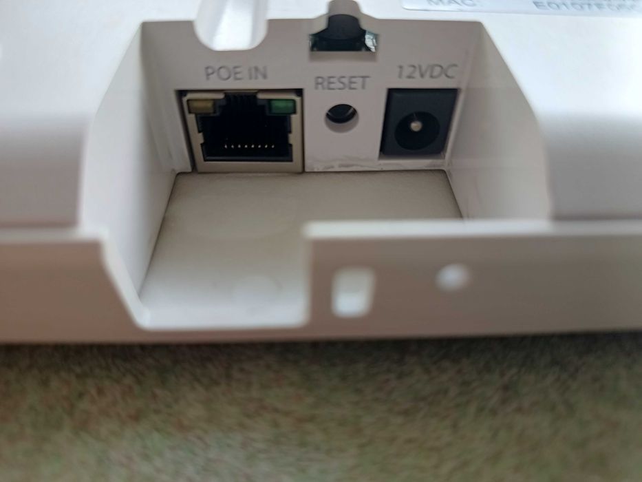 Ruckus ZoneFlex R300 Wi-Fi Access Point