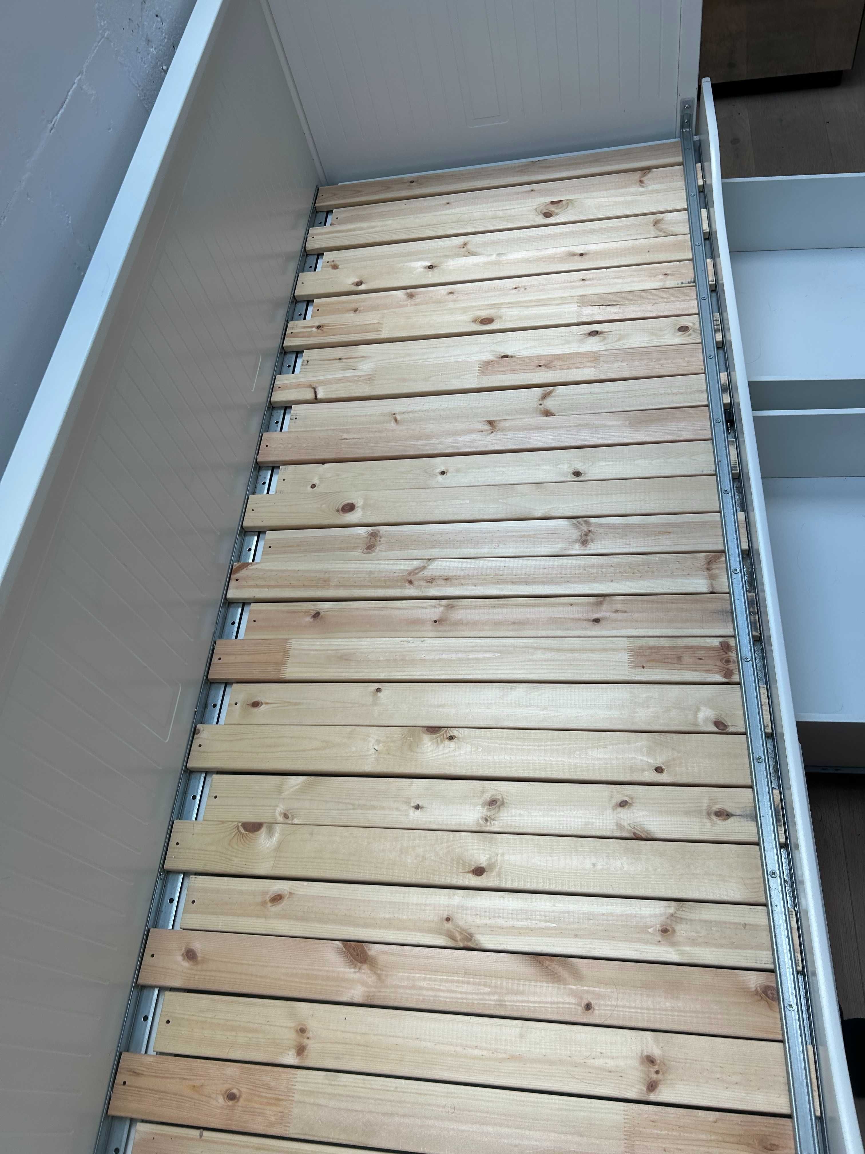 Łóżko HEMNES z Ikea, białe, używane ( bez materacy );