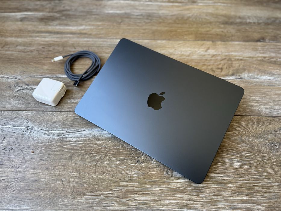 MacBook Air M3 - 2024 рік