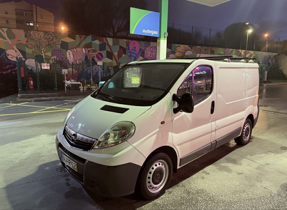 Opel vivaro 2.0cdti C/AC 3lugares garantia 18M
