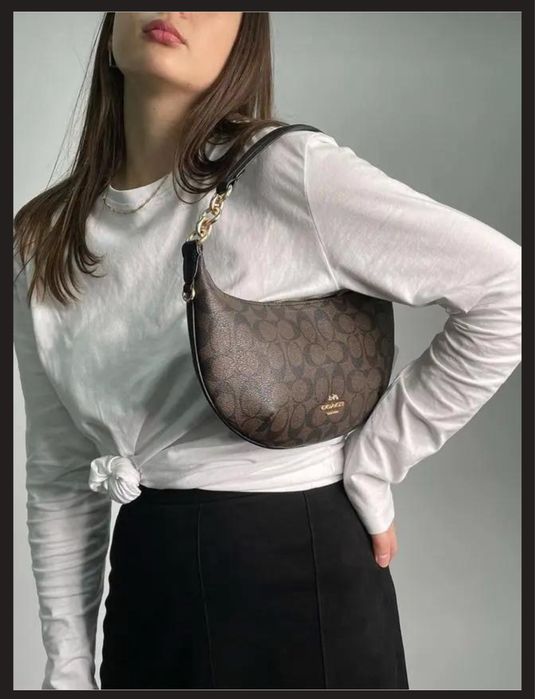 Жіноча сумка COACH Payton Hobo In Signature Canvas (коричнева