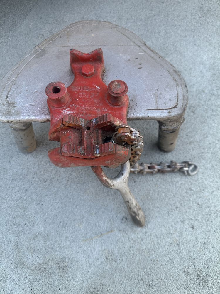 Torno de bancada para tubos