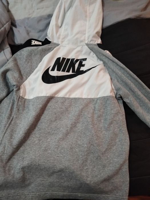 Camisola Nike cinzenta