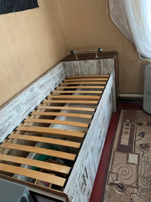 Ліжко-шкаф односпальне