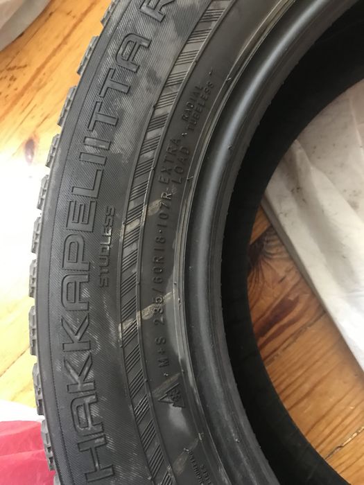 Зимові шини Nokian Tyres 235/60 R18