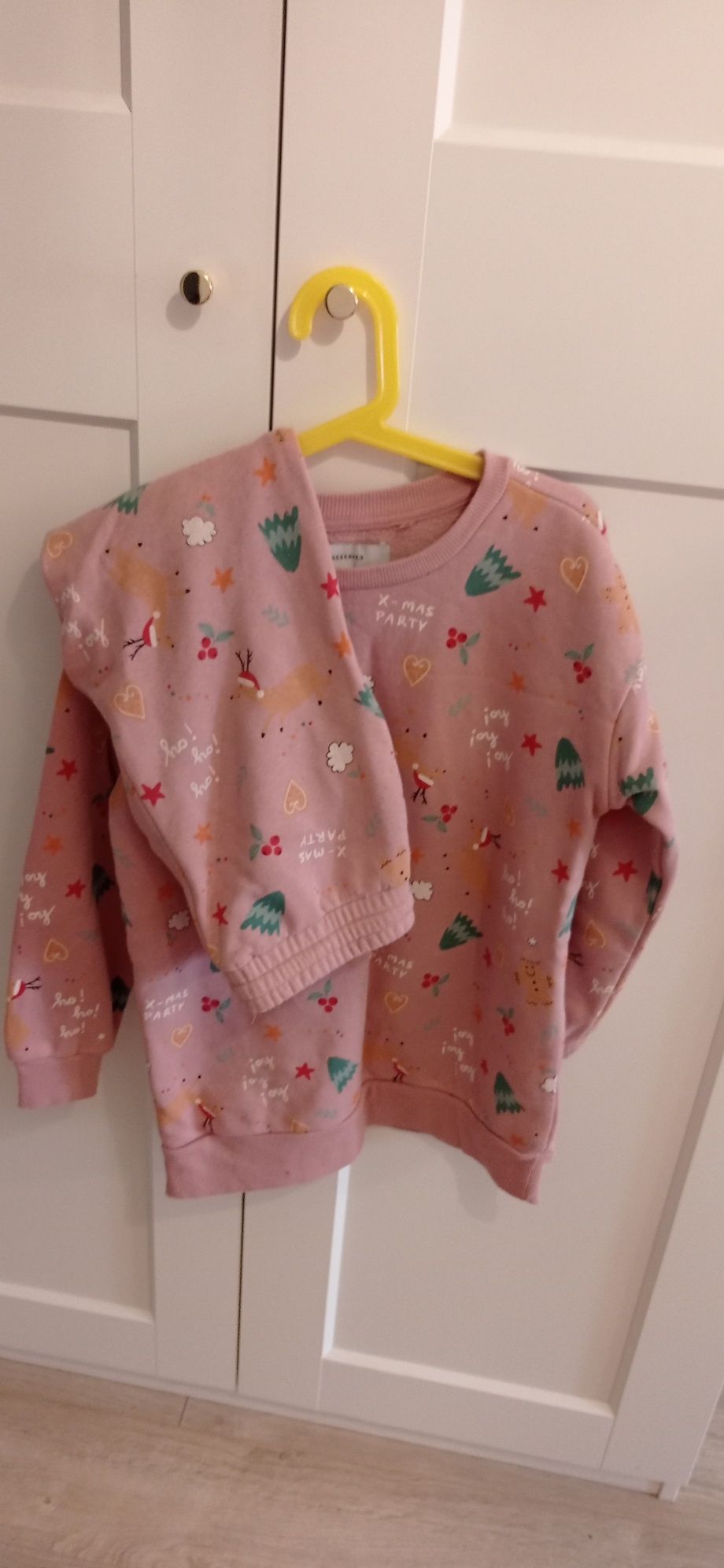 Dres świąteczny w rozmiarze 140 Reserved