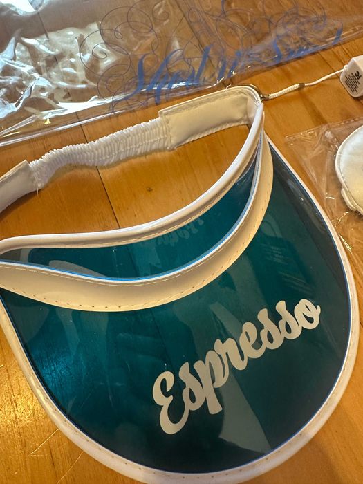 Sabrina Carpenter - gadżety VIP z trasy 2025