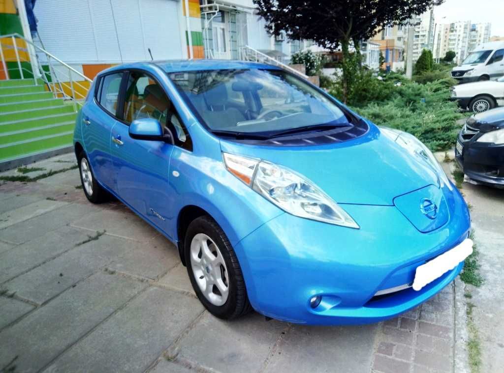 Nissan Leaf SV 2011 Новый! 6тыс.км. пробег! Идеал!