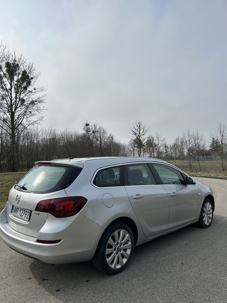 Opel Astra J 2012r.